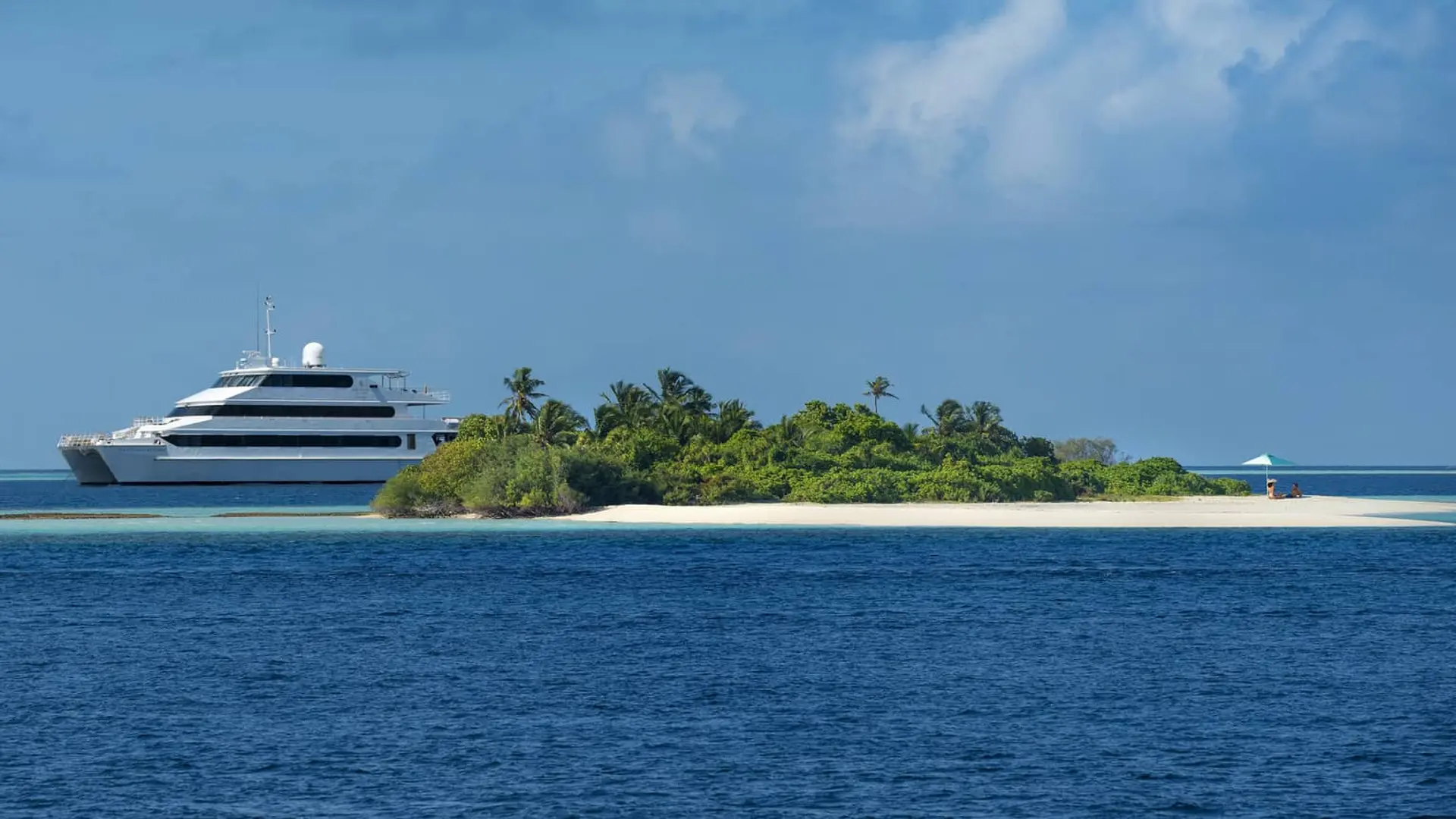 Hotel review Location' - Four Seasons Resort Maldives at Kuda Huraa - 1