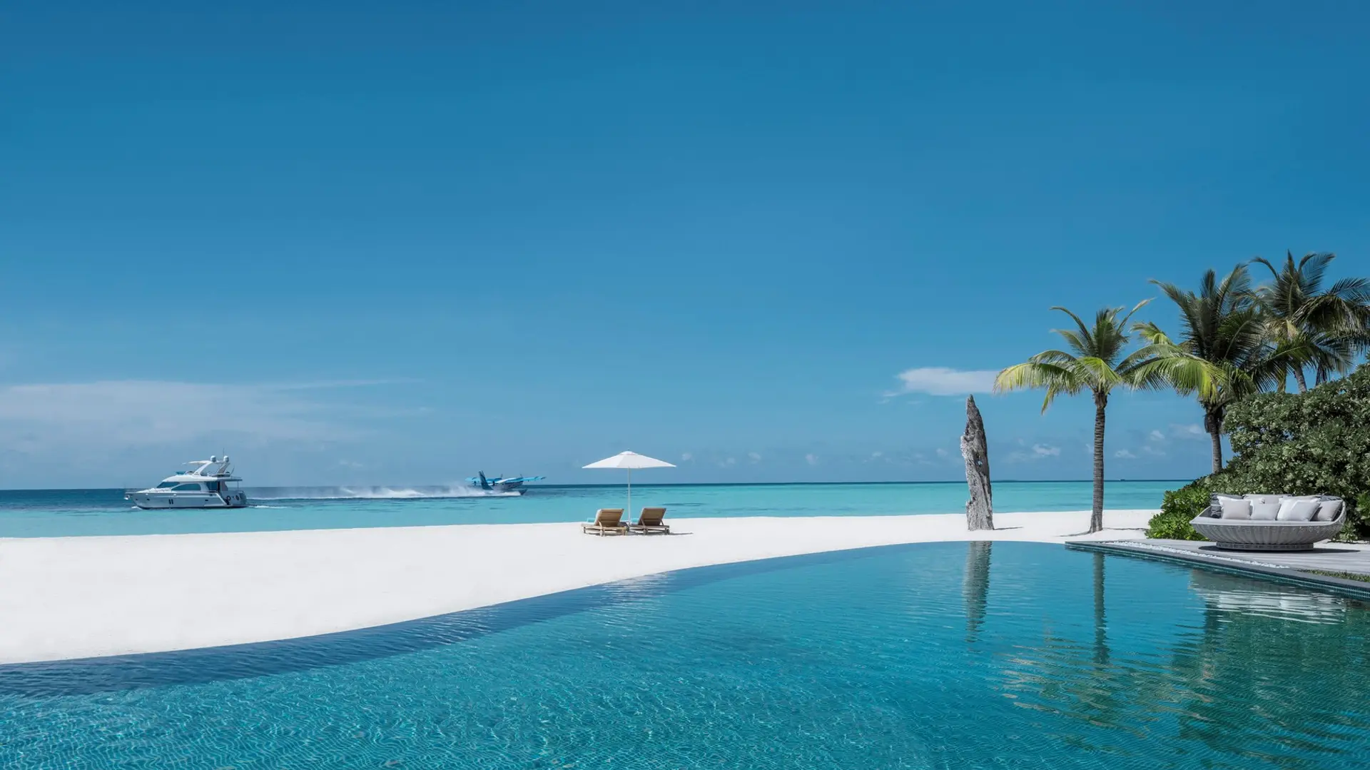 Hotel review Service & Facilities' - Four Seasons Private Island Maldives Voavah - 2