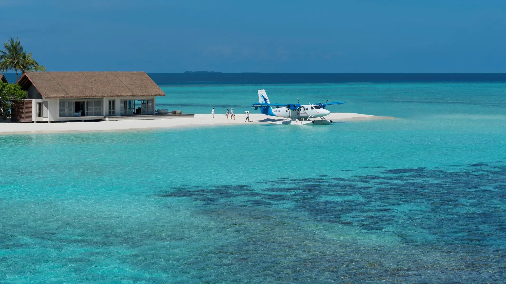 Hotel review Location' - Four Seasons Private Island Maldives Voavah - 1