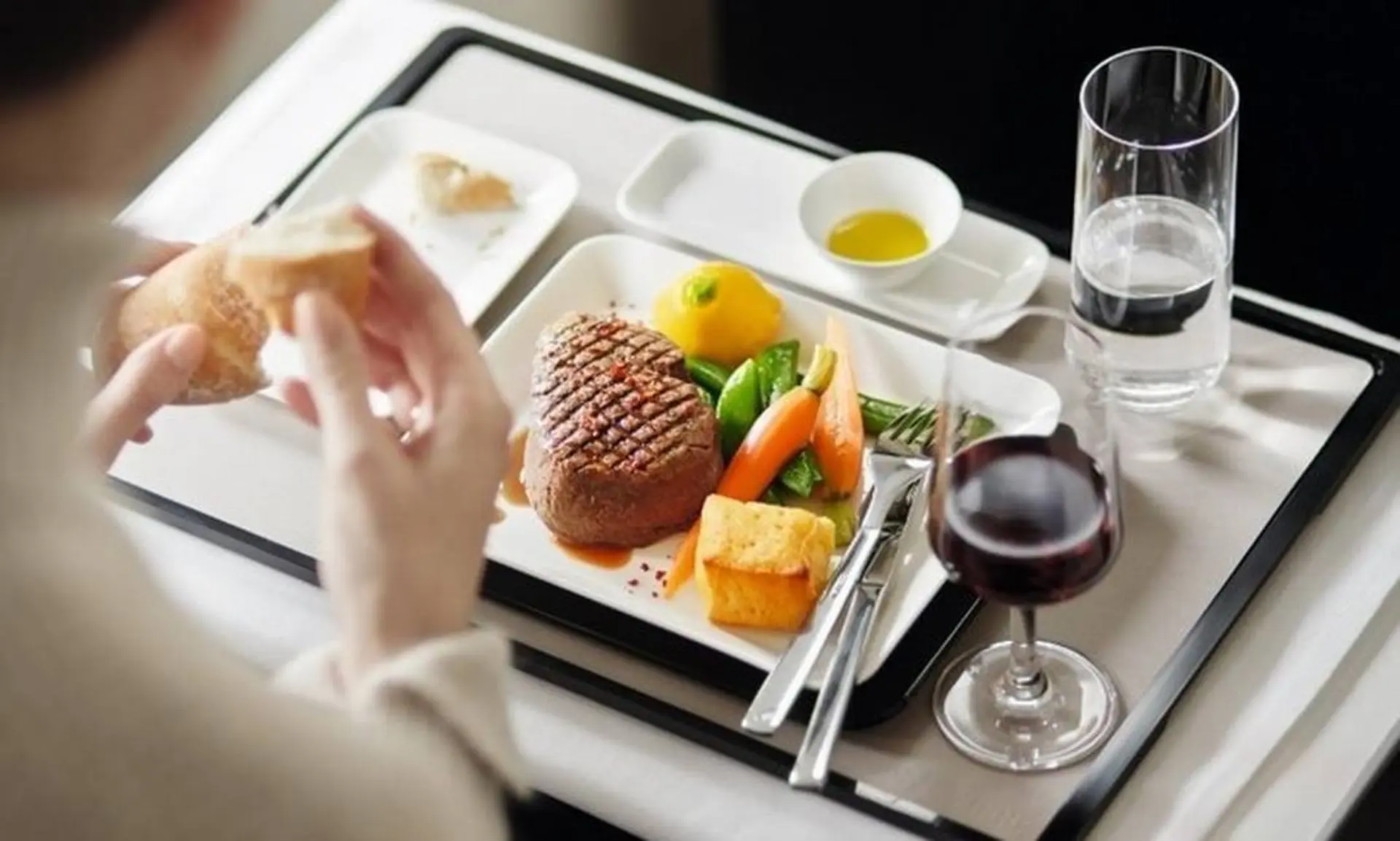 Airlines Articles - Airline Cuisine  - the Best Celebrity Menus and Flying Chefs