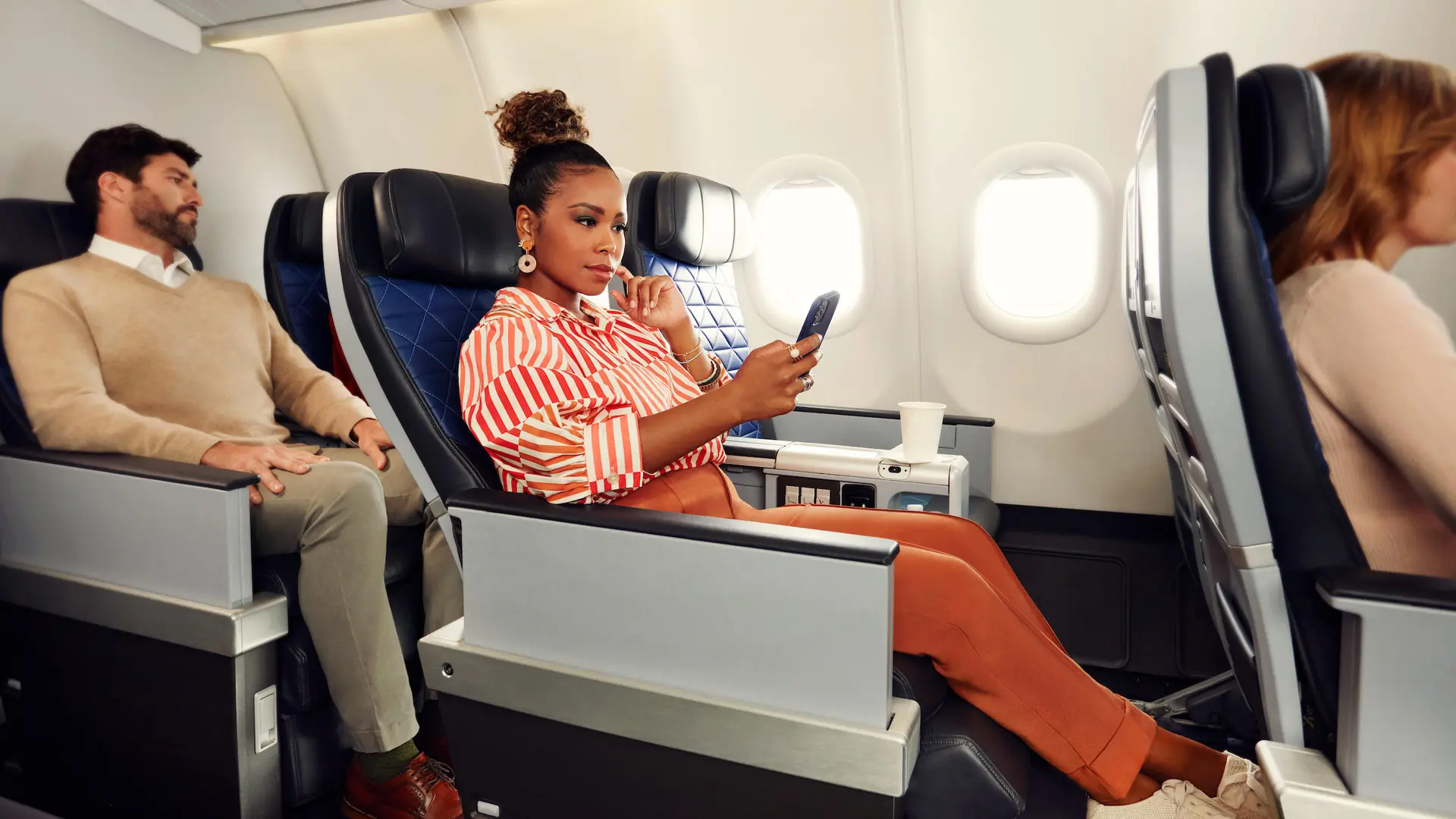 Airlines Articles - Premium Economy vs Economy   